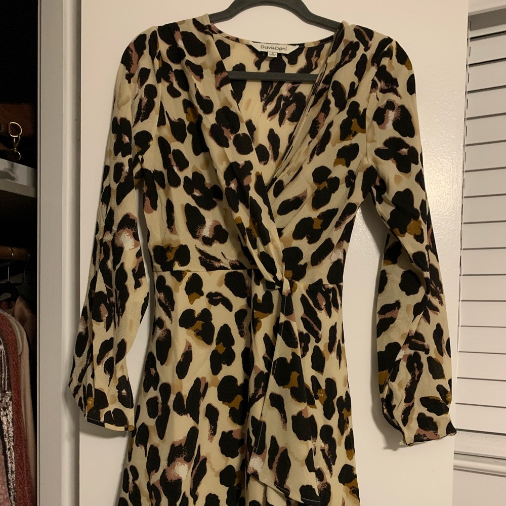 Davi & Dani Leopard Print Tie Detail Dress